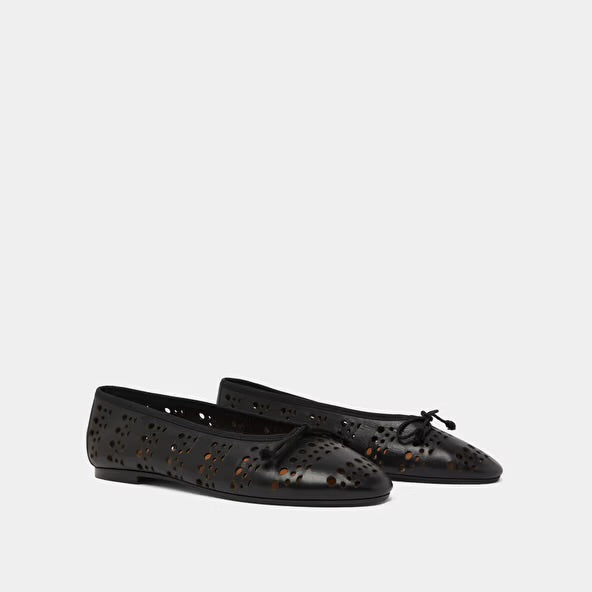 DILANA OPENWORK BALLERINAS
in black leather