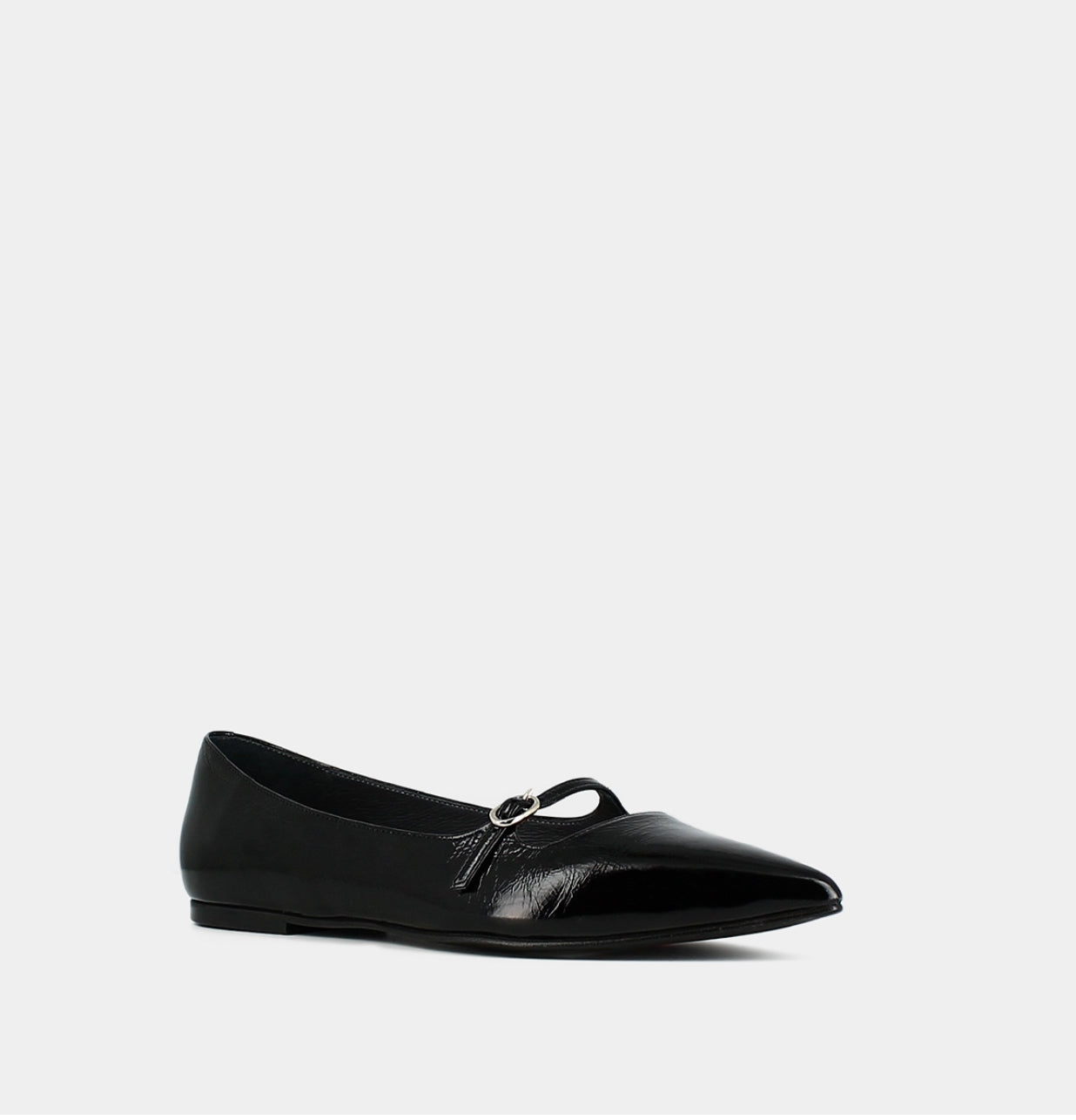 POINTED BALLERINAS WITH STRAPSin black glazed leather